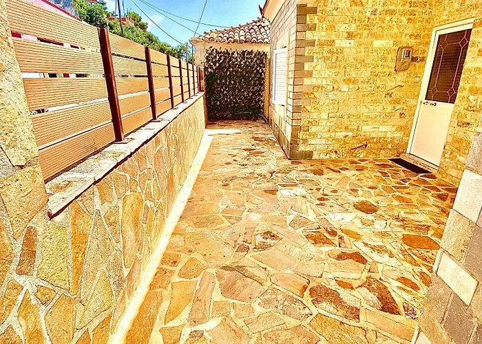 Janos Seaview House